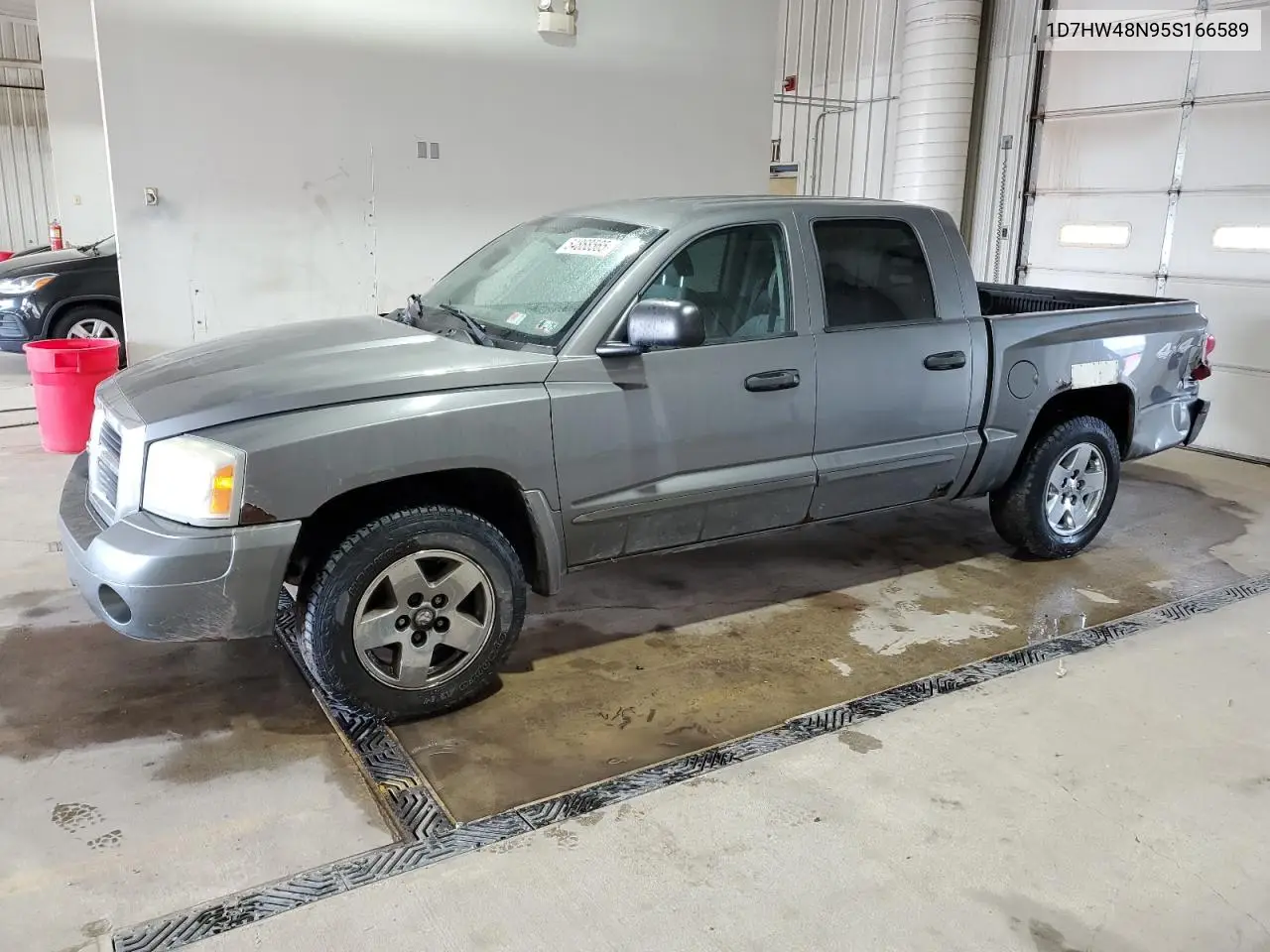 2005 Dodge Dakota Quad Slt VIN: 1D7HW48N95S166589 Lot: 54868565