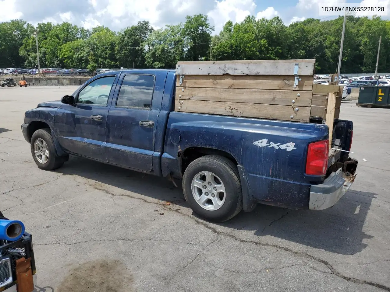 2005 Dodge Dakota Quad Slt VIN: 1D7HW48NX5S228128 Lot: 65044005