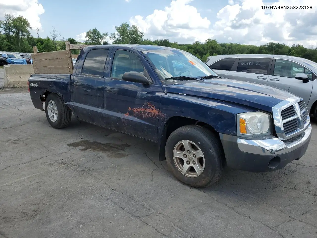 2005 Dodge Dakota Quad Slt VIN: 1D7HW48NX5S228128 Lot: 65044005