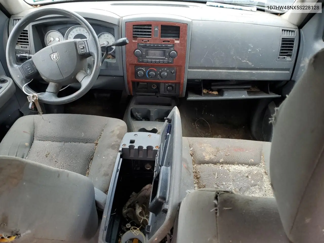 2005 Dodge Dakota Quad Slt VIN: 1D7HW48NX5S228128 Lot: 65044005
