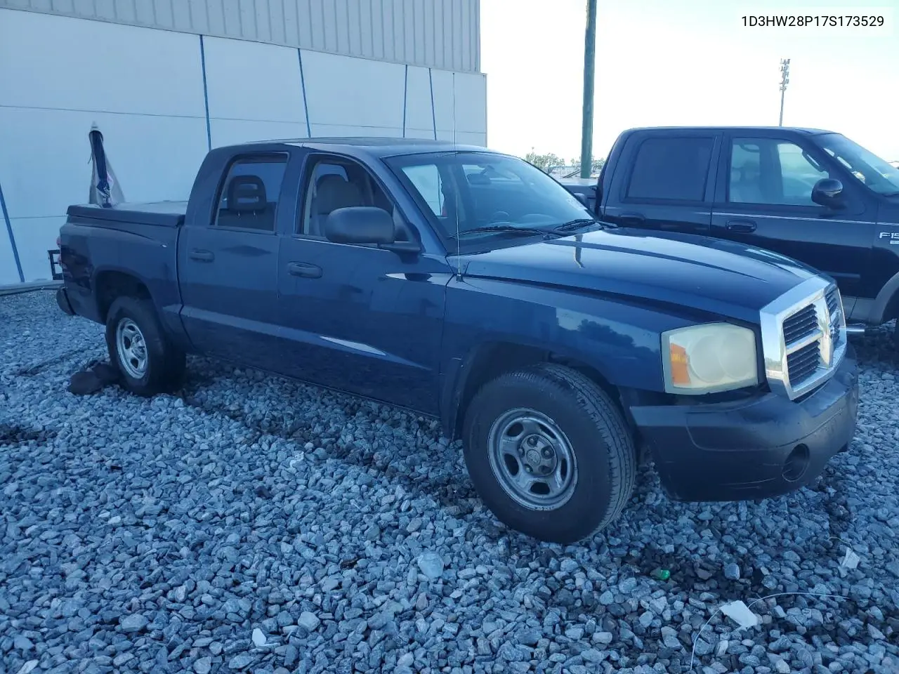 2007 Dodge Dakota Quad VIN: 1D3HW28P17S173529 Lot: 51895125