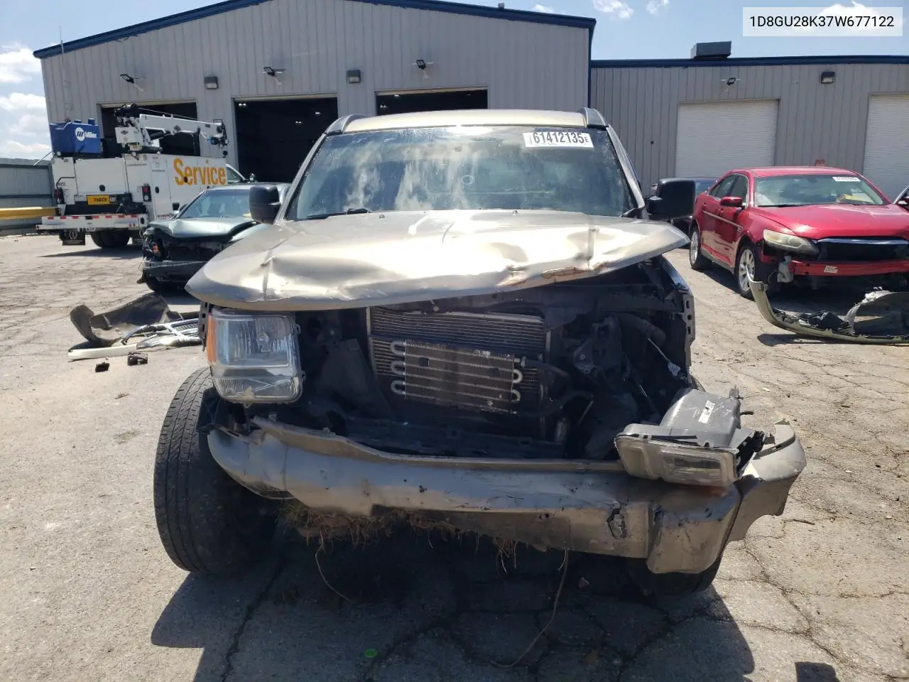 2007 Dodge Nitro Sxt VIN: 1D8GU28K37W677122 Lot: 61412135