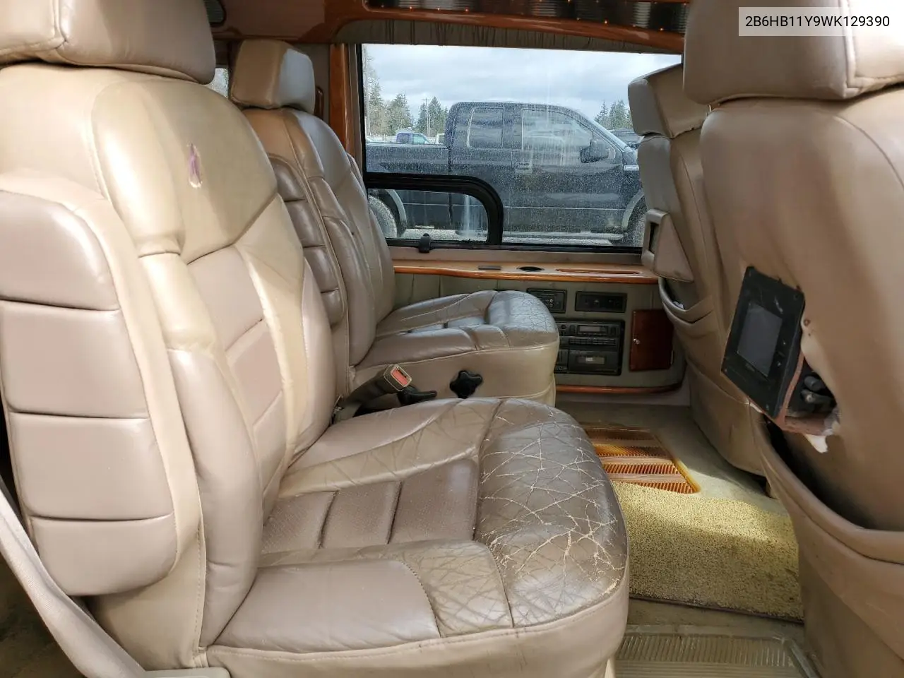 1998 Dodge Ram Van B1500 VIN: 2B6HB11Y9WK129390 Lot: 55708245