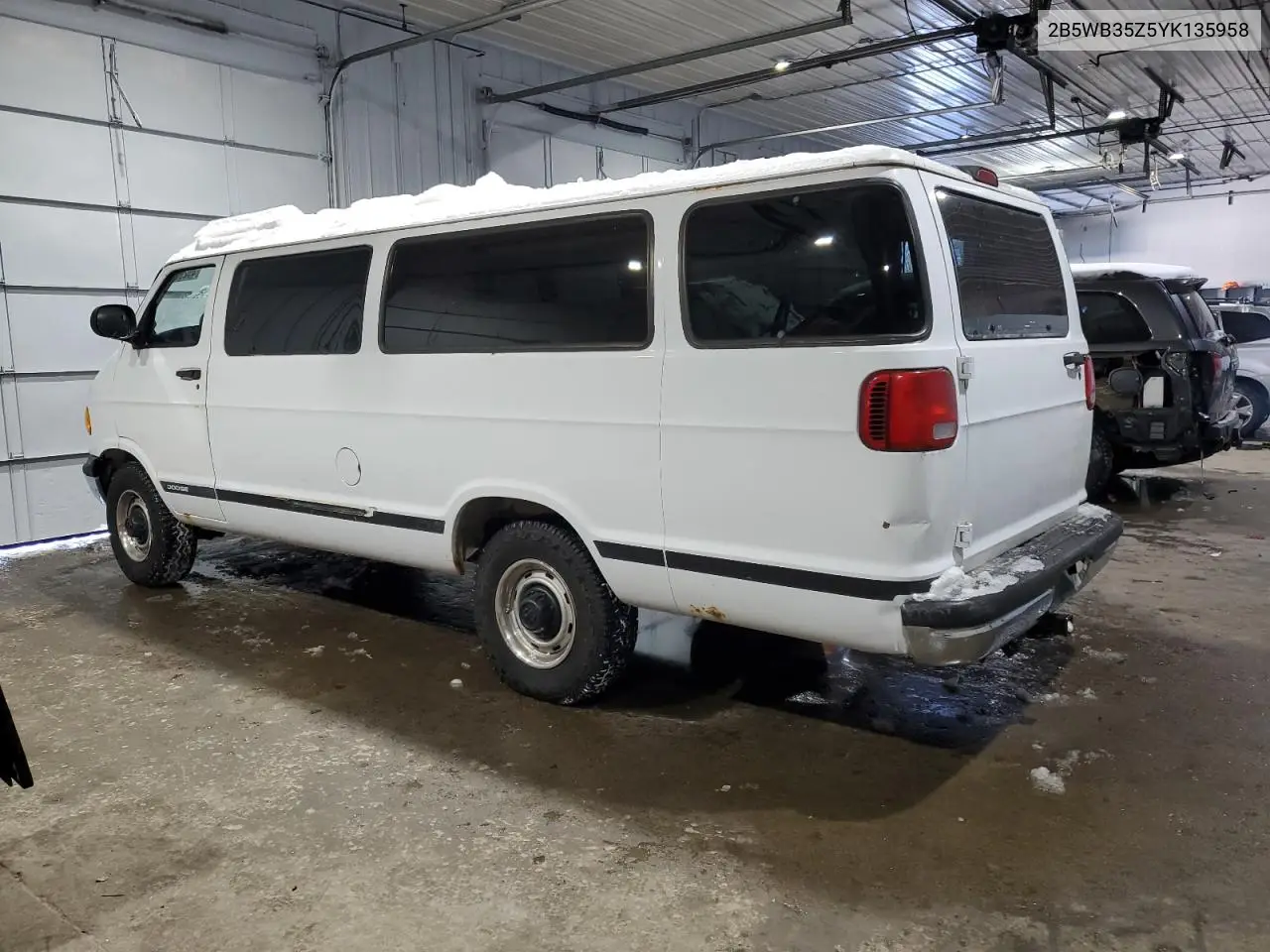 2000 Dodge Ram Wagon B3500 VIN: 2B5WB35Z5YK135958 Lot: 56770305