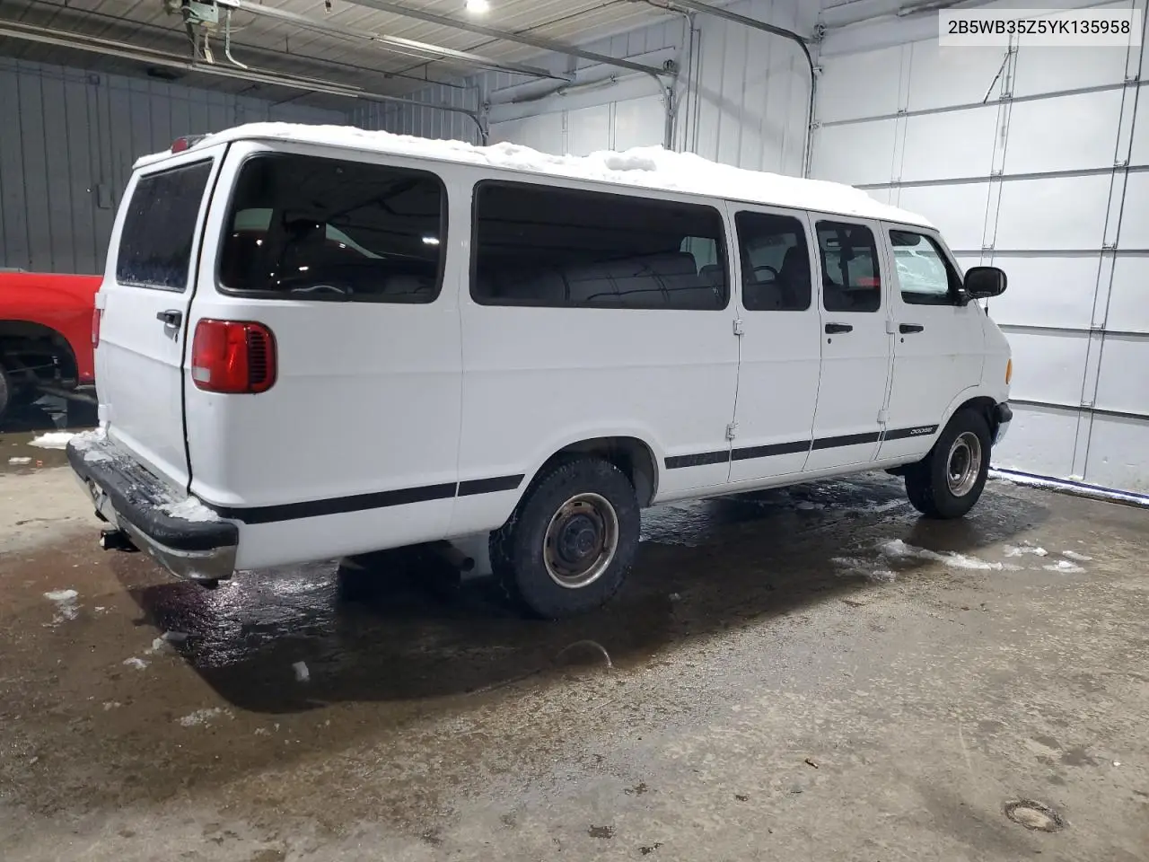 2000 Dodge Ram Wagon B3500 VIN: 2B5WB35Z5YK135958 Lot: 56770305