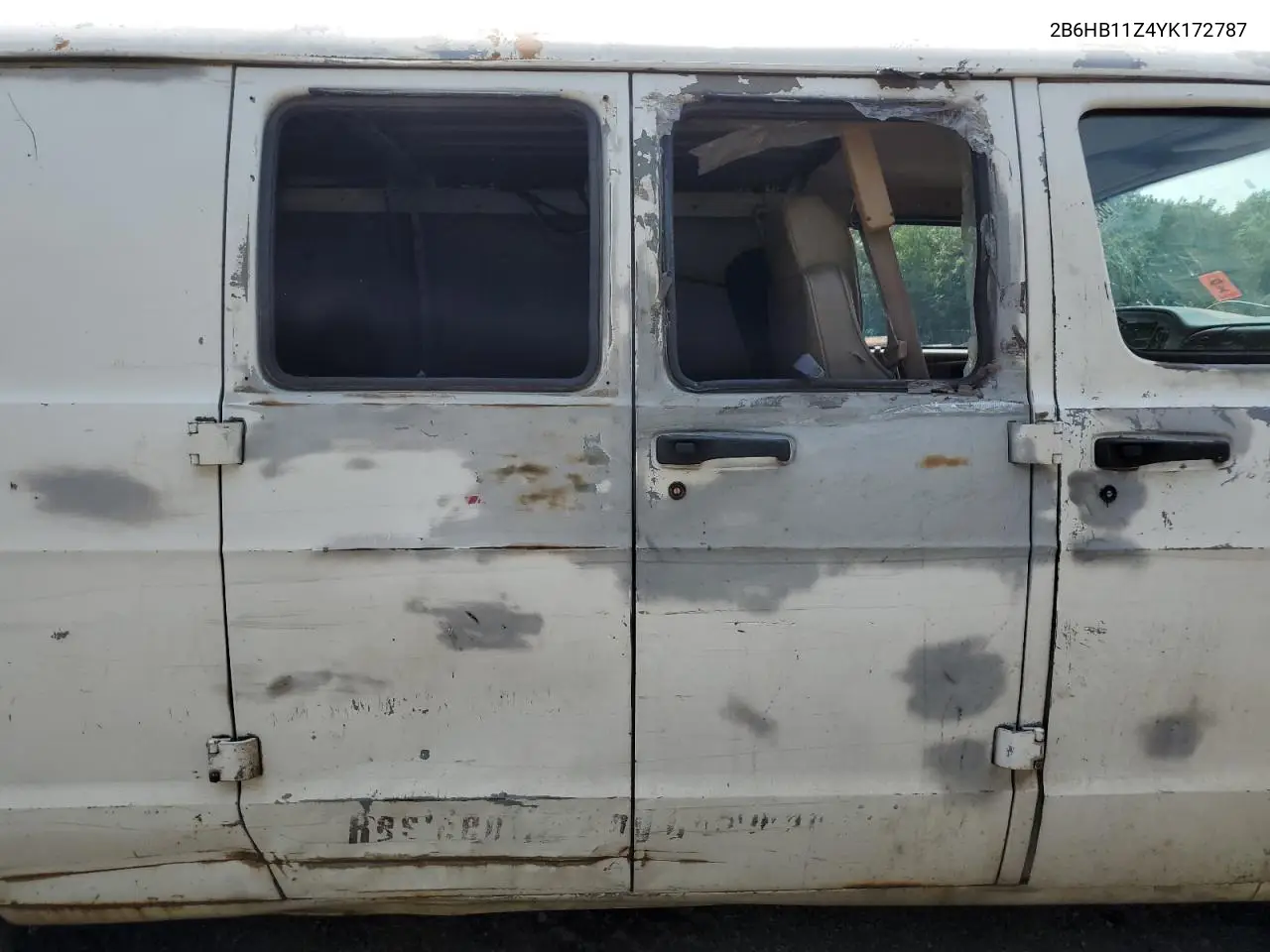2000 Dodge Ram Van B1500 VIN: 2B6HB11Z4YK172787 Lot: 58927285