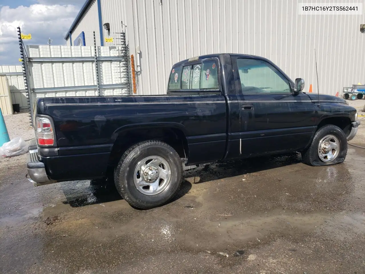 1996 Dodge Ram 1500 VIN: 1B7HC16Y2TS562441 Lot: 51993635