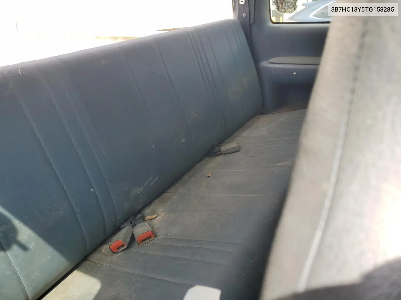 1996 Dodge Ram 1500 VIN: 3B7HC13Y5TG158285 Lot: 55650405