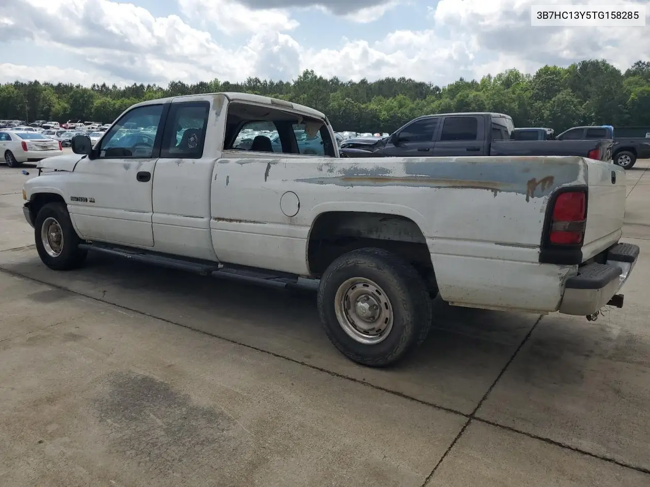 1996 Dodge Ram 1500 VIN: 3B7HC13Y5TG158285 Lot: 55650405