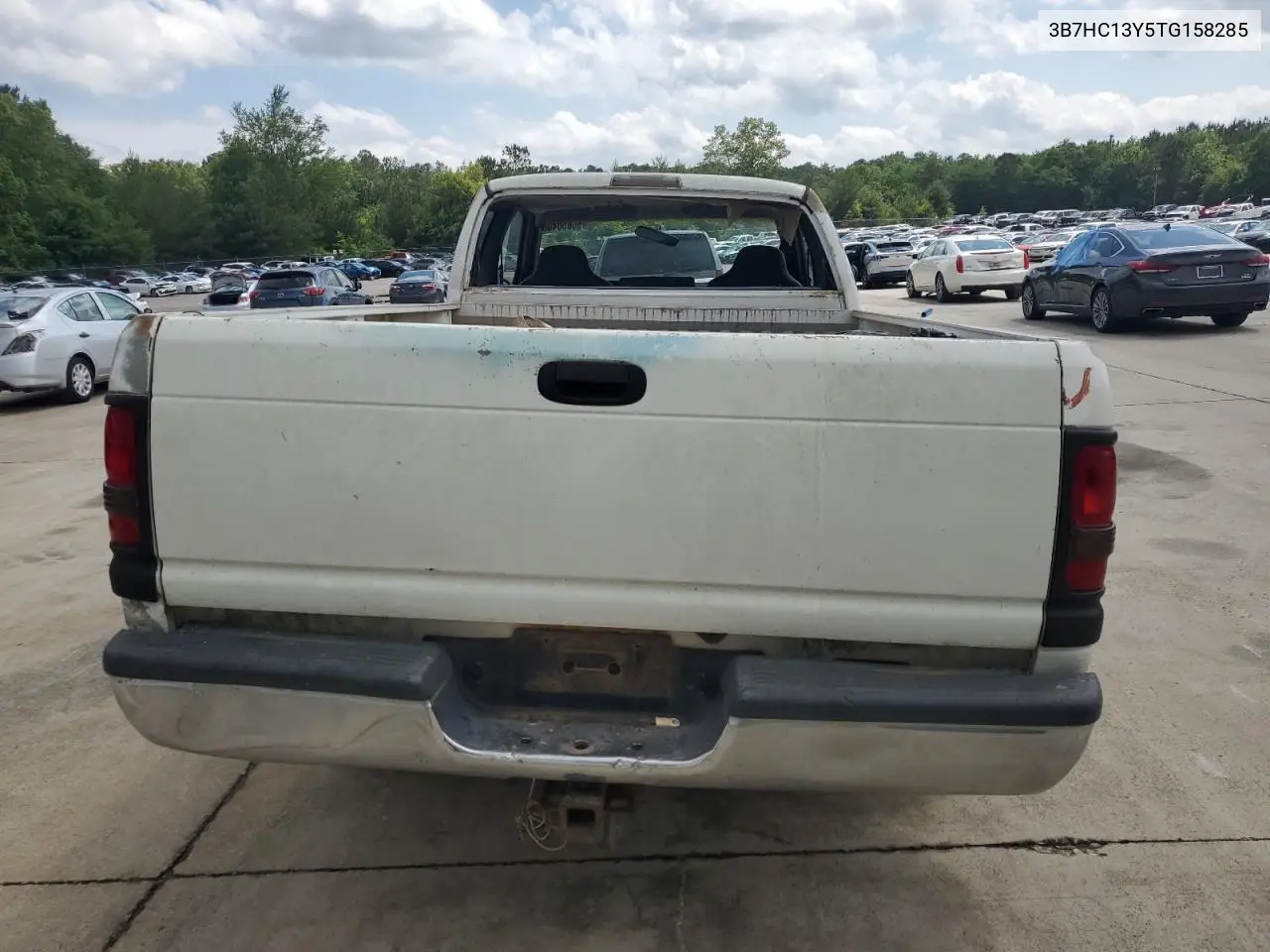 1996 Dodge Ram 1500 VIN: 3B7HC13Y5TG158285 Lot: 55650405