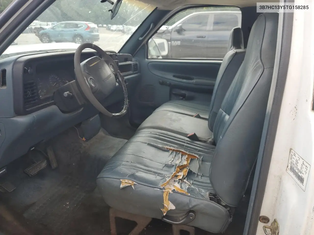 1996 Dodge Ram 1500 VIN: 3B7HC13Y5TG158285 Lot: 55650405