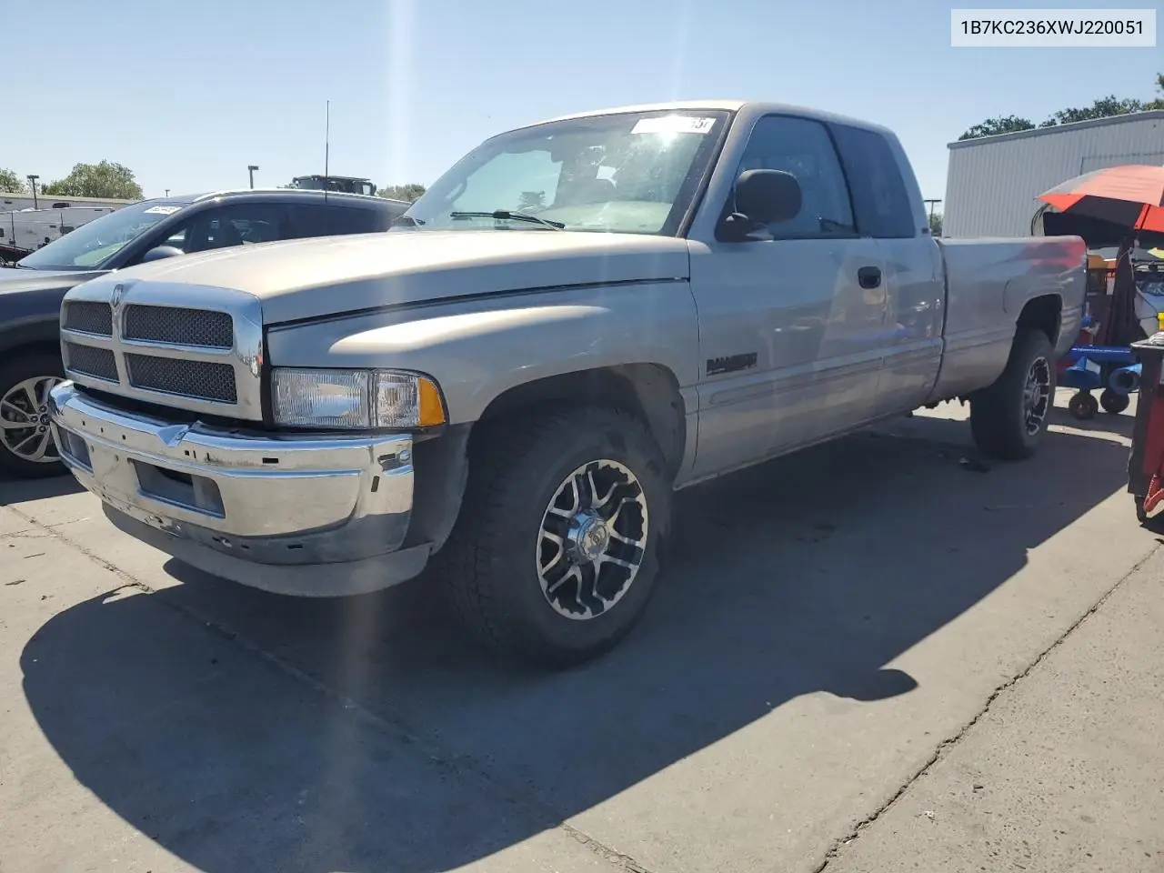 1998 Dodge Ram 2500 VIN: 1B7KC236XWJ220051 Lot: 56236955