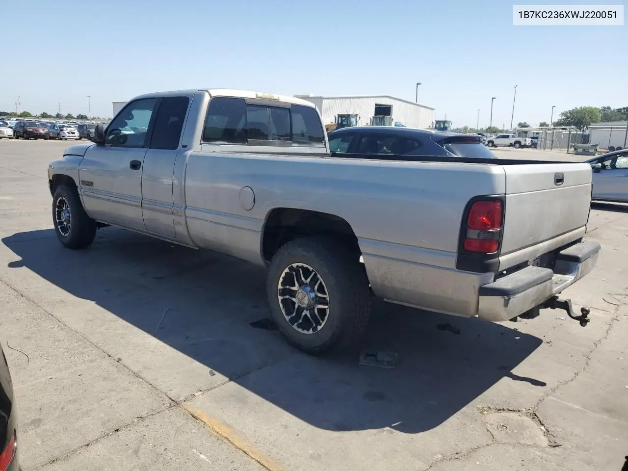 1998 Dodge Ram 2500 VIN: 1B7KC236XWJ220051 Lot: 56236955