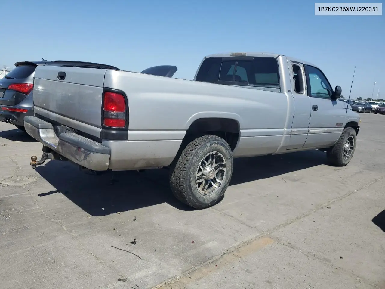 1998 Dodge Ram 2500 VIN: 1B7KC236XWJ220051 Lot: 56236955