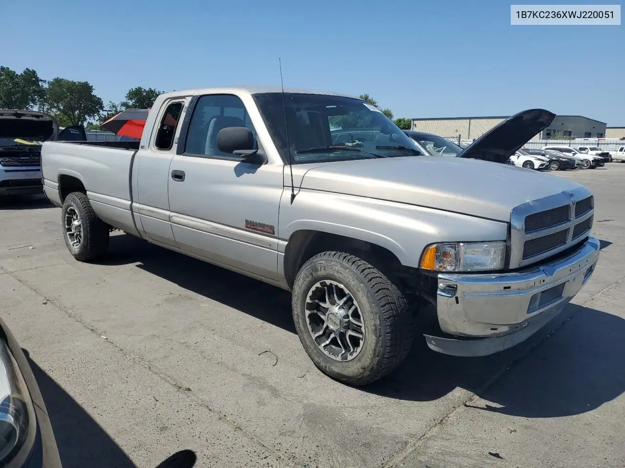 1998 Dodge Ram 2500 VIN: 1B7KC236XWJ220051 Lot: 56236955