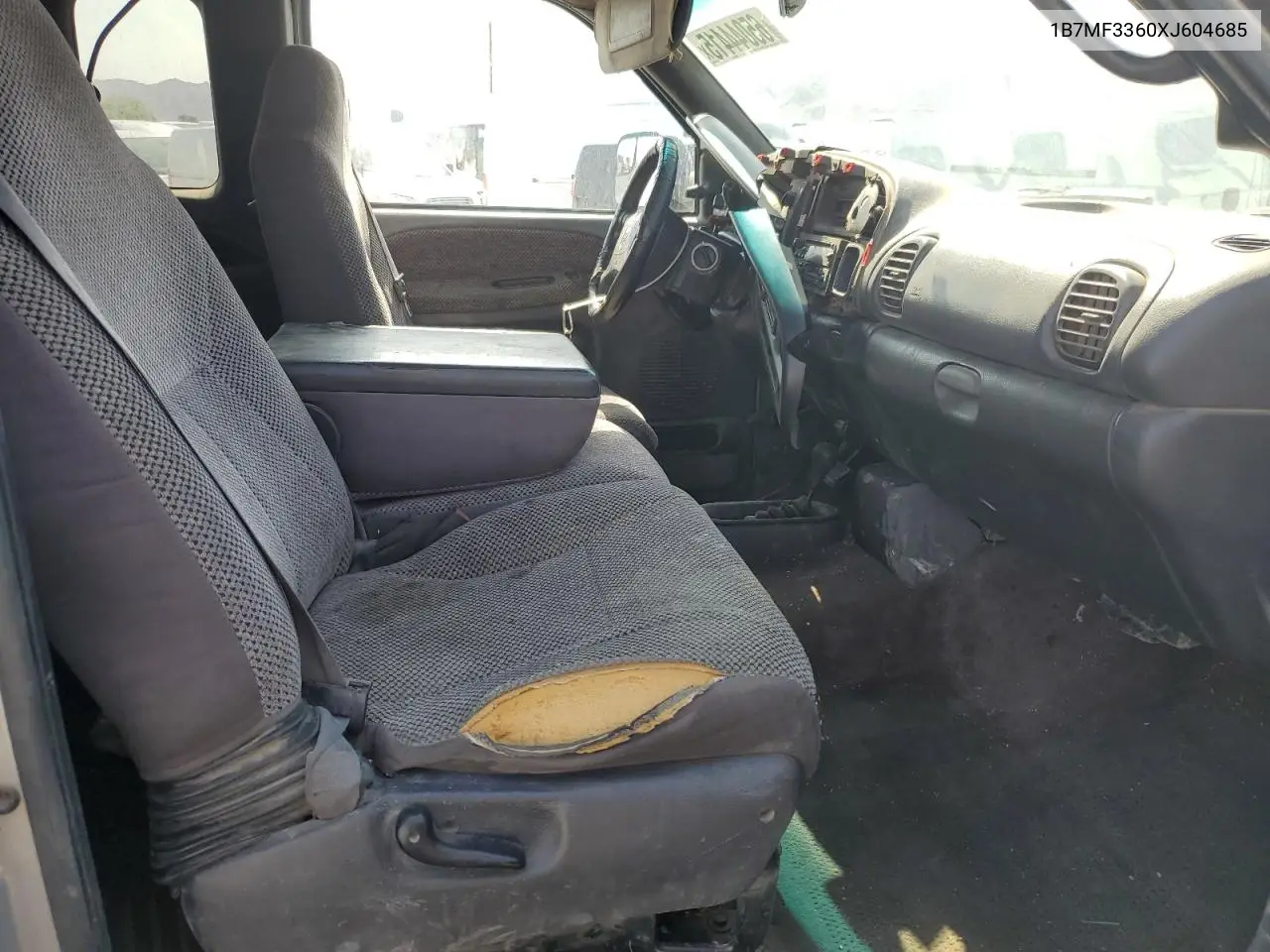 1999 Dodge Ram 3500 VIN: 1B7MF3360XJ604685 Lot: 65044415