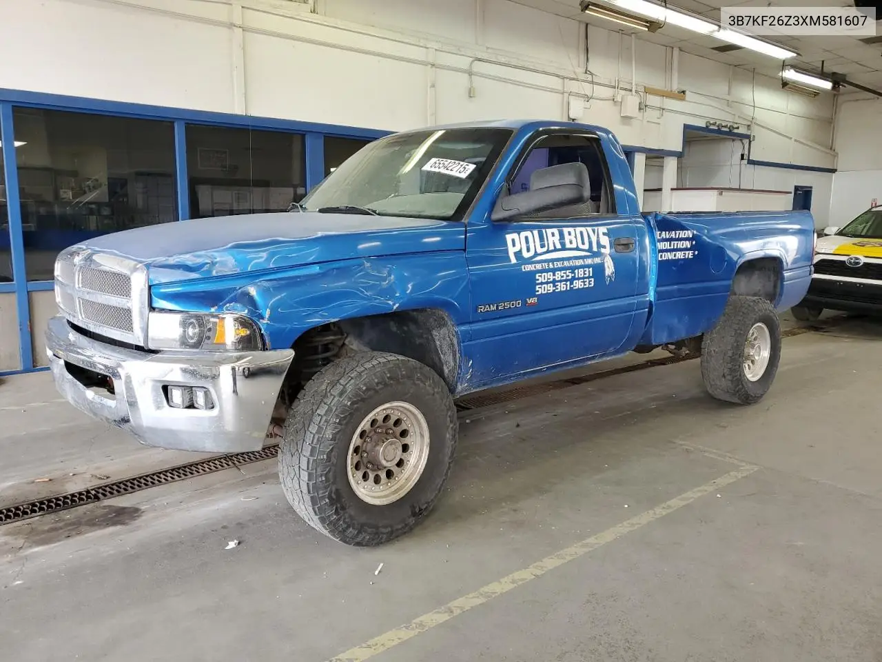 1999 Dodge Ram 2500 VIN: 3B7KF26Z3XM581607 Lot: 65542215