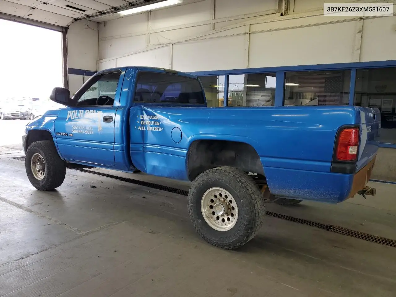 1999 Dodge Ram 2500 VIN: 3B7KF26Z3XM581607 Lot: 65542215