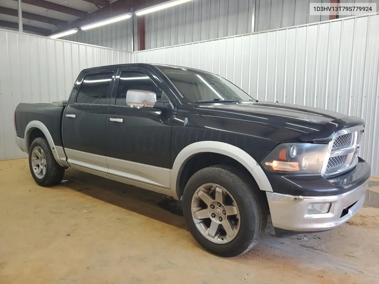 2009 Dodge Ram 1500 VIN: 1D3HV13T79S779924 Lot: 61179545