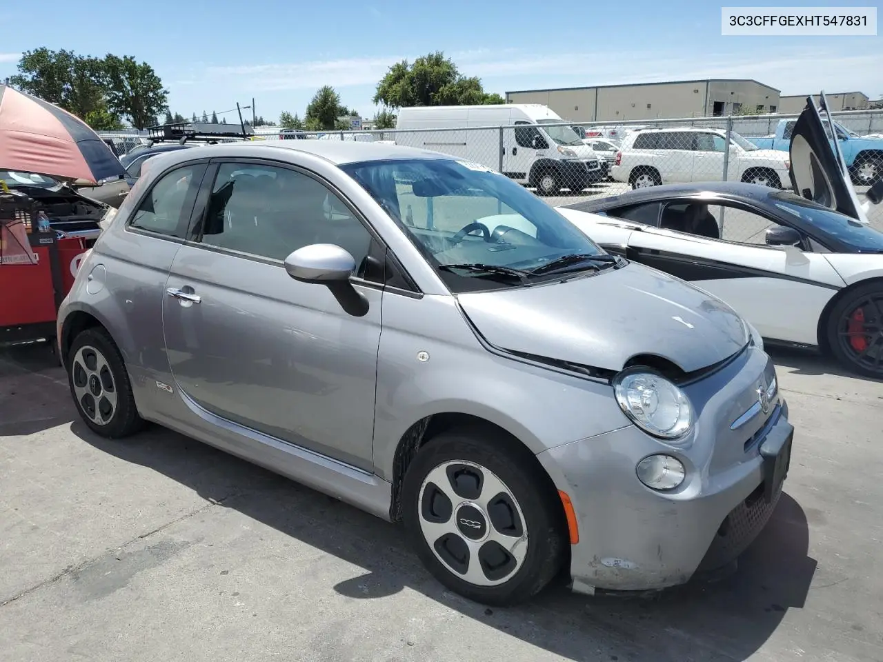 2017 Fiat 500 Electric VIN: 3C3CFFGEXHT547831 Lot: 63671345