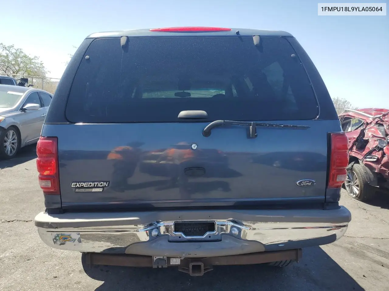 2000 Ford Expedition Eddie Bauer VIN: 1FMPU18L9YLA05064 Lot: 61040355