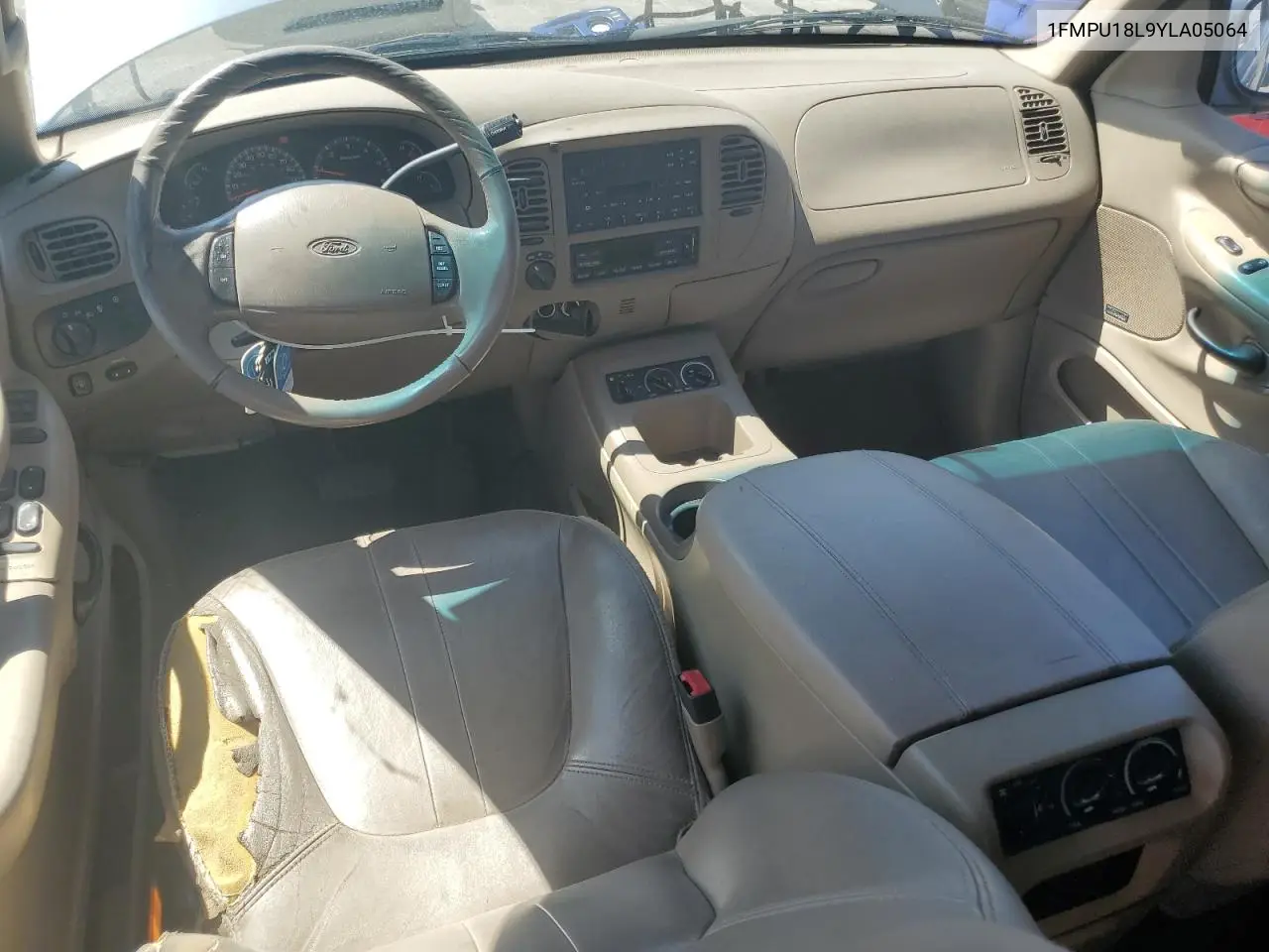 2000 Ford Expedition Eddie Bauer VIN: 1FMPU18L9YLA05064 Lot: 61040355
