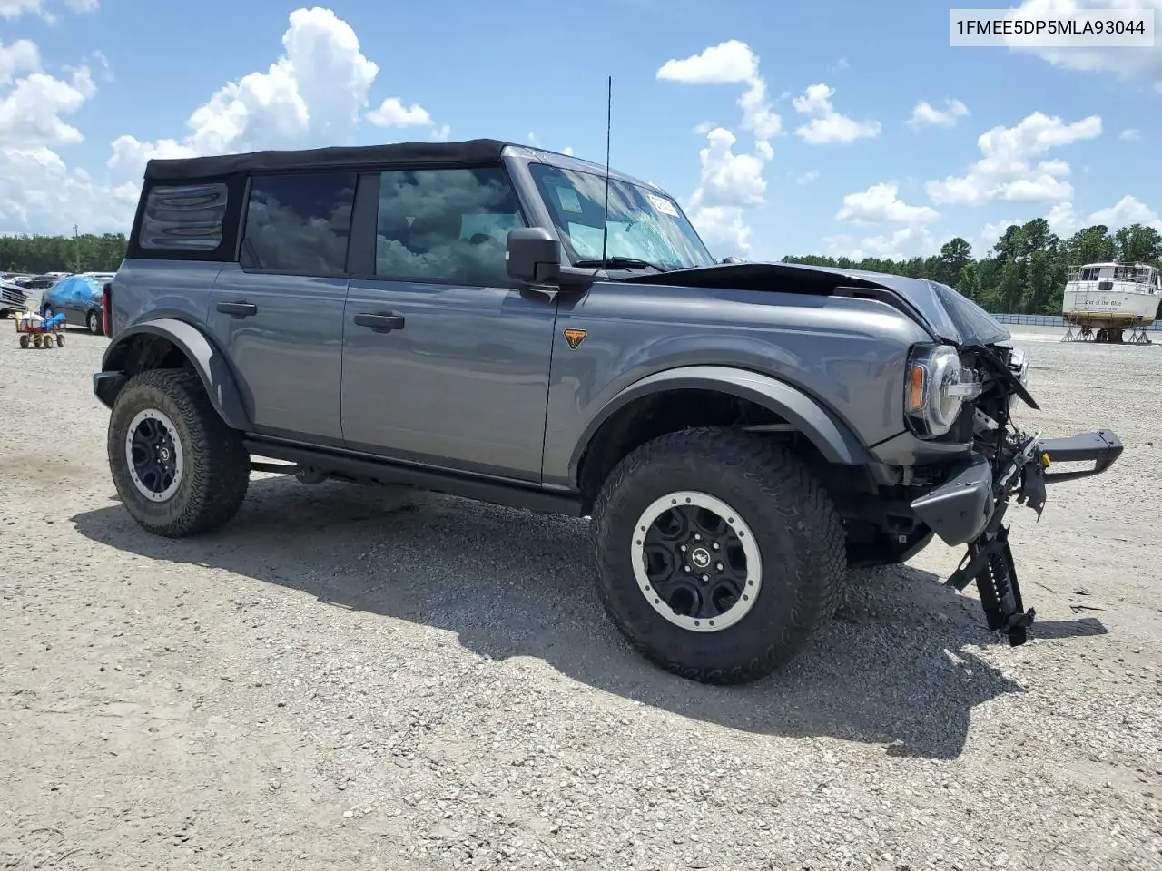 2021 Ford Bronco Base VIN: 1FMEE5DP5MLA93044 Lot: 61950205