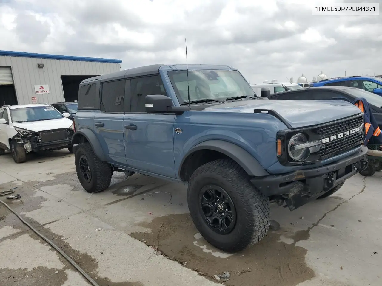 2023 Ford Bronco Base VIN: 1FMEE5DP7PLB44371 Lot: 49742375
