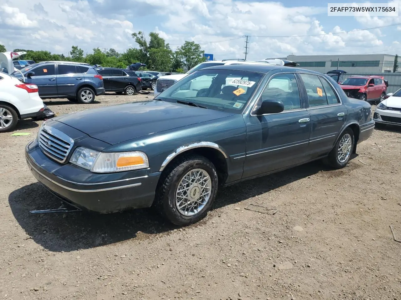 1998 Ford Crown Victoria VIN: 2FAFP73W5WX175634 Lot: 62592975
