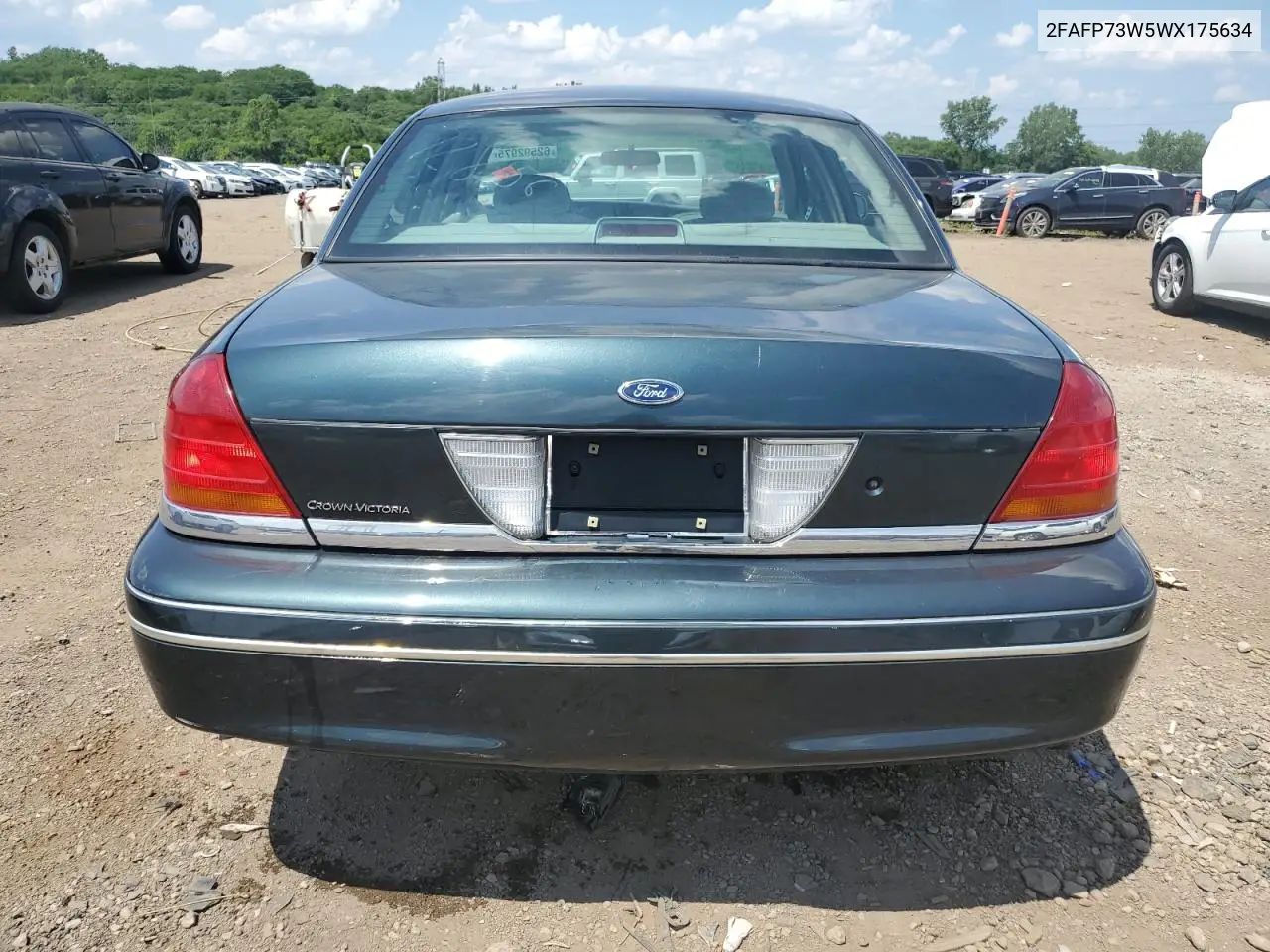 1998 Ford Crown Victoria VIN: 2FAFP73W5WX175634 Lot: 62592975