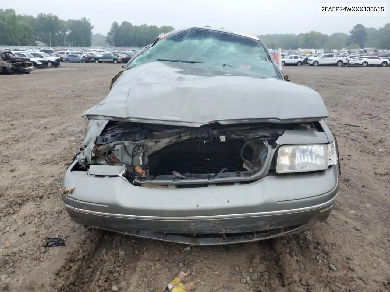 1999 Ford Crown Victoria Lx VIN: 2FAFP74WXXX135615 Lot: 56041175