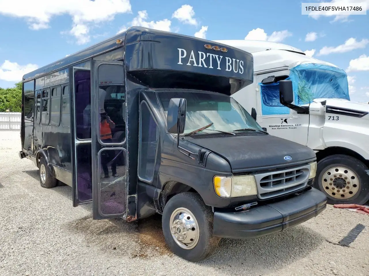 1997 Ford Econoline E450 Super Duty Cutaway Van Rv VIN: 1FDLE40F5VHA17486 Lot: 62170585