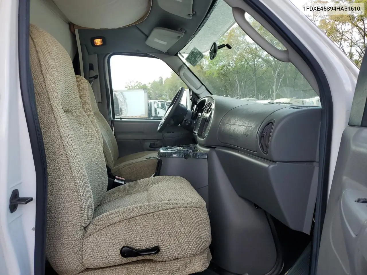 2004 Ford Econoline E450 Super Duty Cutaway Van VIN: 1FDXE45S94HA31610 Lot: 50384595