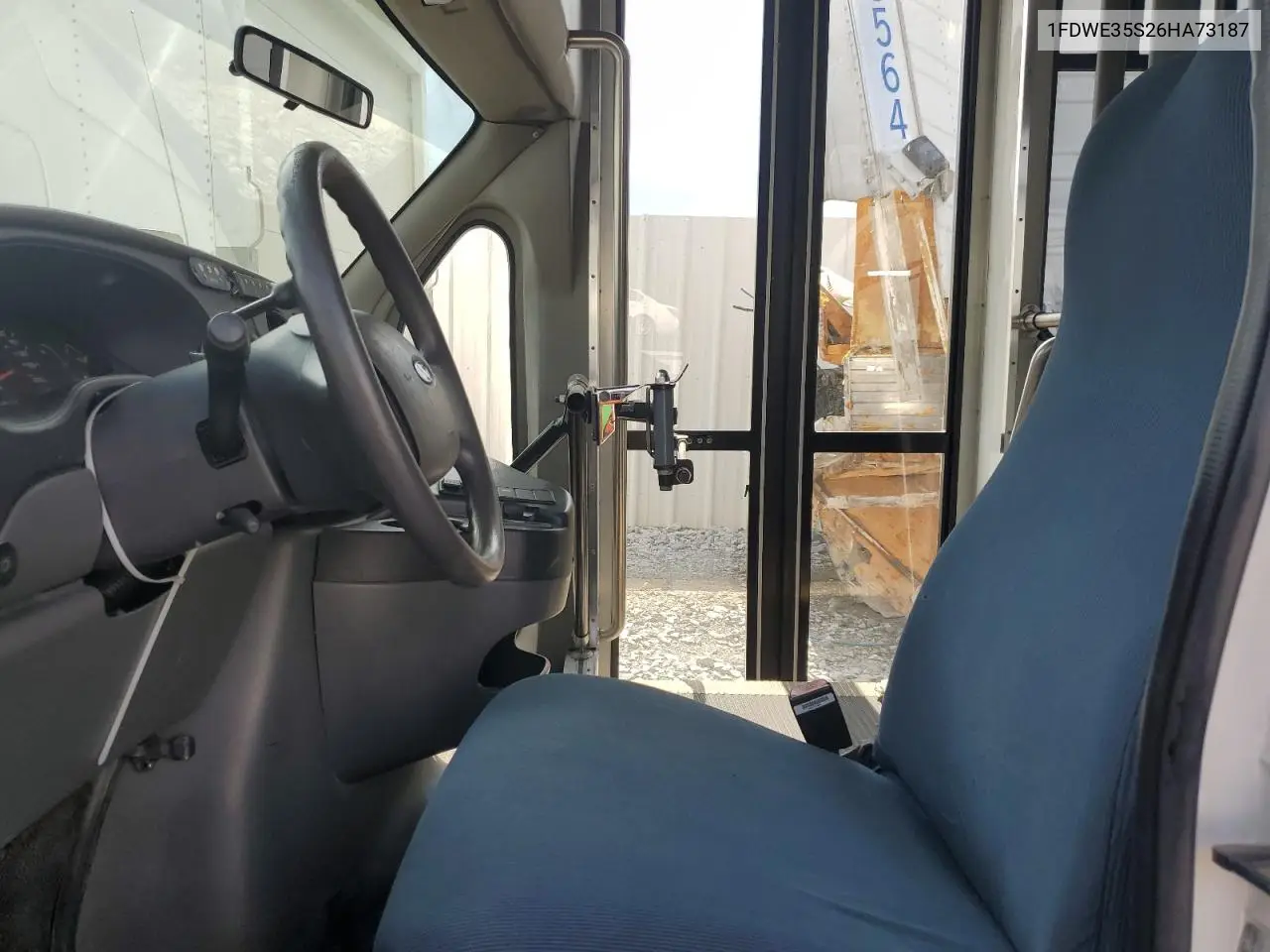 2006 Ford Econoline E350 Super Duty Cutaway Van VIN: 1FDWE35S26HA73187 Lot: 62775825