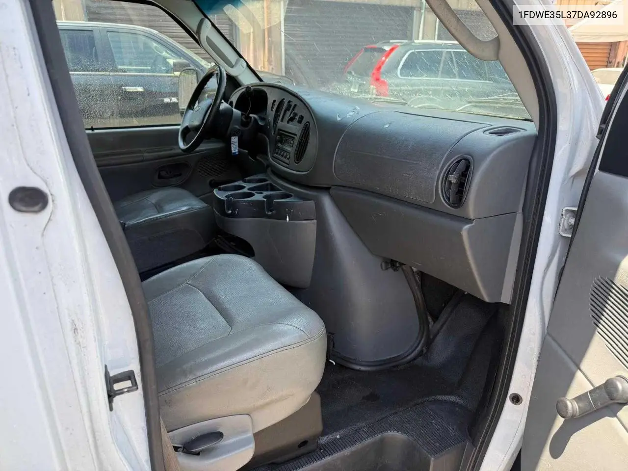 2007 Ford Econoline E350 Super Duty Cutaway Van VIN: 1FDWE35L37DA92896 Lot: 64808445