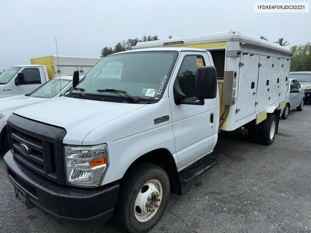 2018 Ford Econoline E450 Super Duty Cutaway Van VIN: 1FDXE4FS9JDC33221 Lot: 56857655