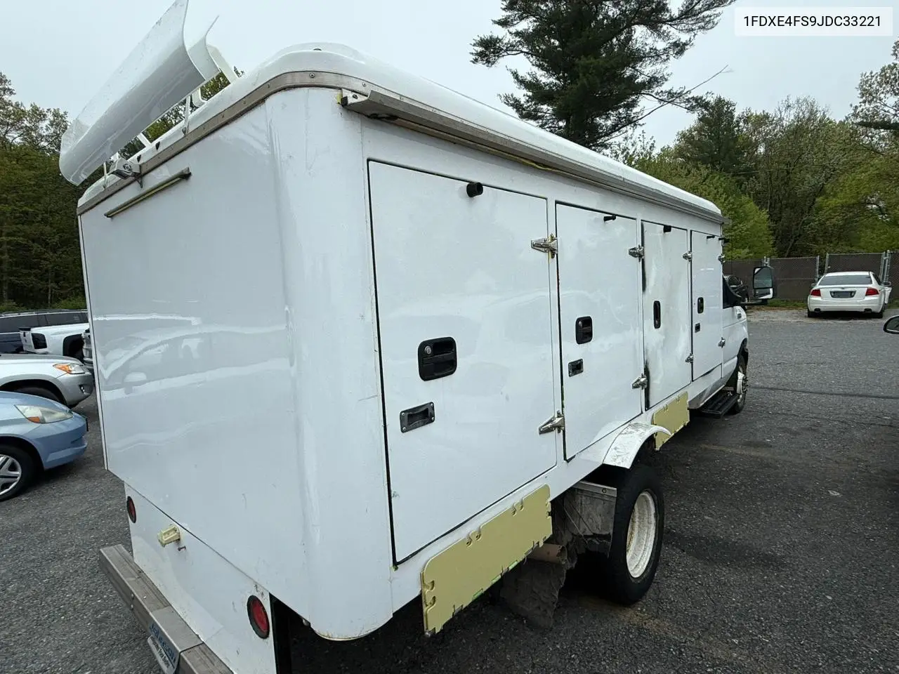 2018 Ford Econoline E450 Super Duty Cutaway Van VIN: 1FDXE4FS9JDC33221 Lot: 56857655