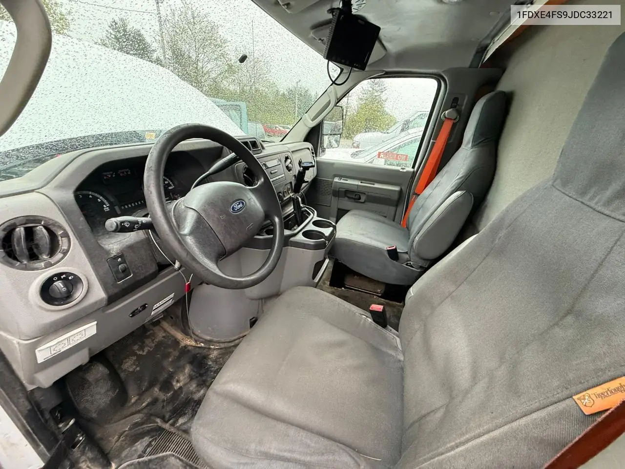 2018 Ford Econoline E450 Super Duty Cutaway Van VIN: 1FDXE4FS9JDC33221 Lot: 56857655