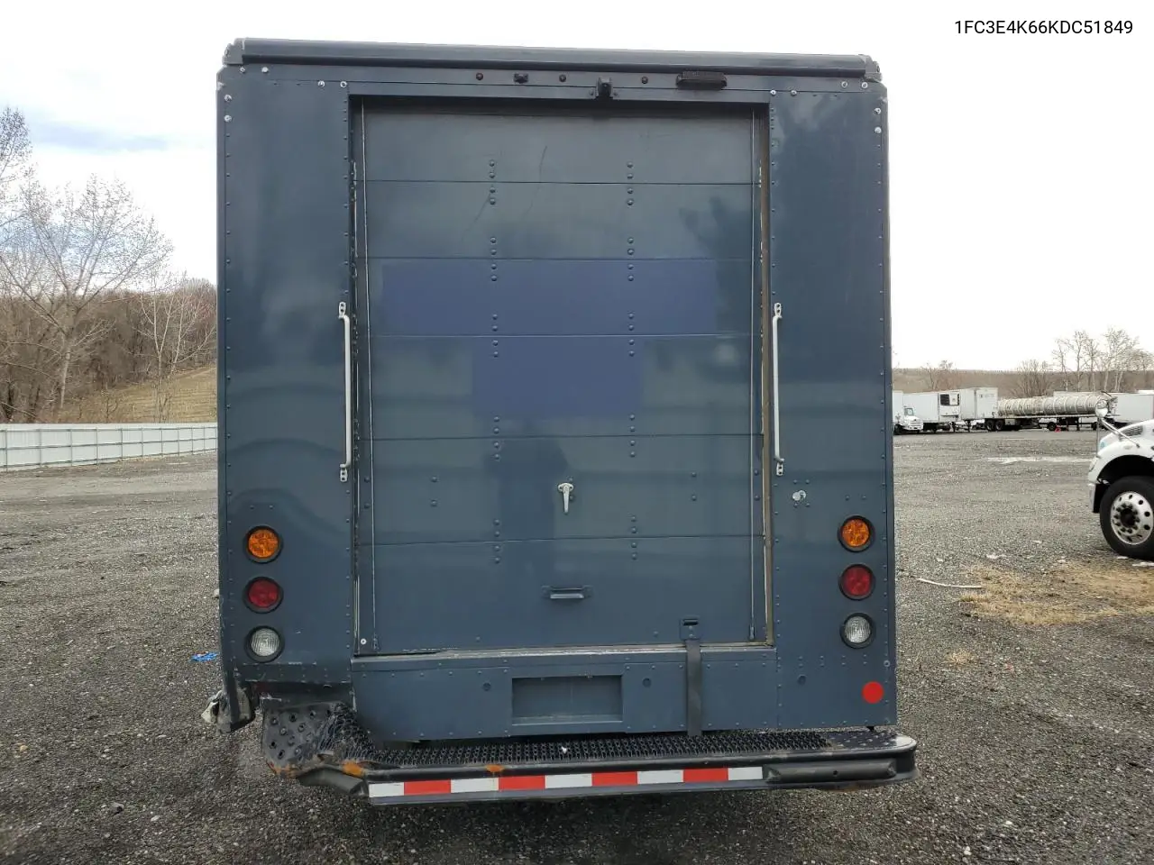 2019 Ford Econoline E450 Super Duty Commercial Str VIN: 1FC3E4K66KDC51849 Lot: 51966815