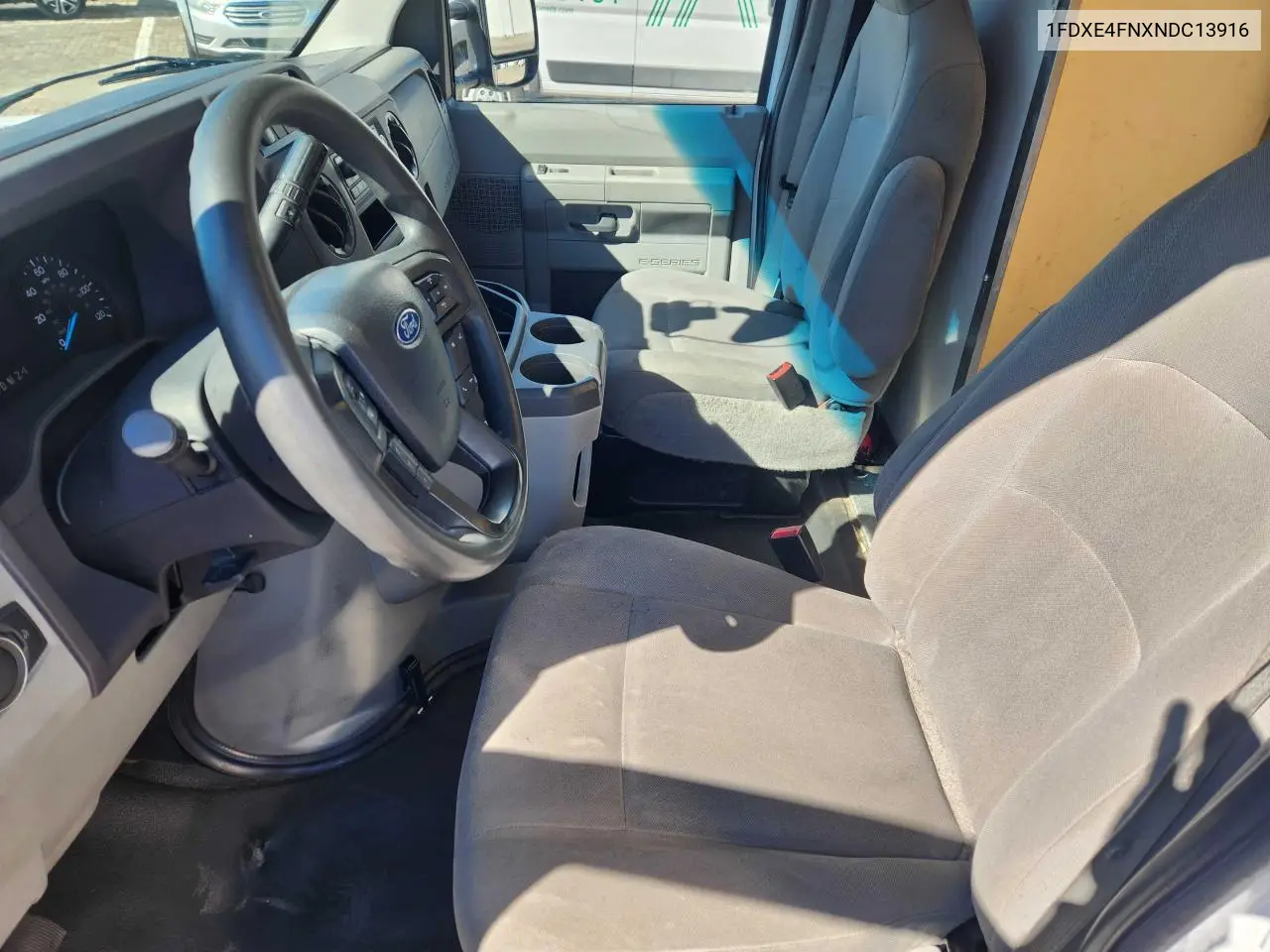 2022 Ford Econoline E450 Super Duty Cutaway Van VIN: 1FDXE4FNXNDC13916 Lot: 63077465