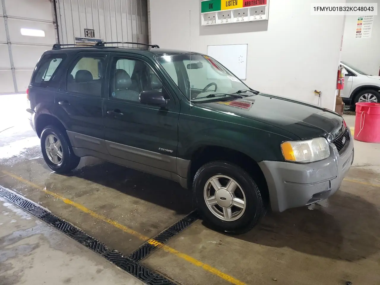 2002 Ford Escape Xls VIN: 1FMYU01B32KC48043 Lot: 63011005