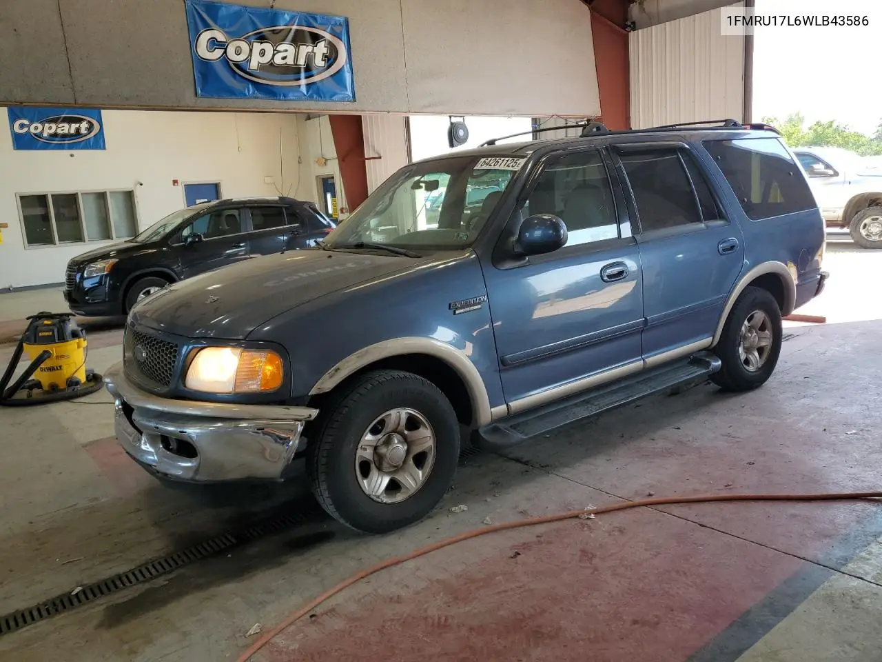 1998 Ford Expedition VIN: 1FMRU17L6WLB43586 Lot: 64261125