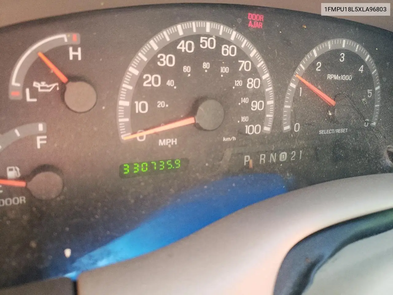1999 Ford Expedition VIN: 1FMPU18L5XLA96803 Lot: 55224105
