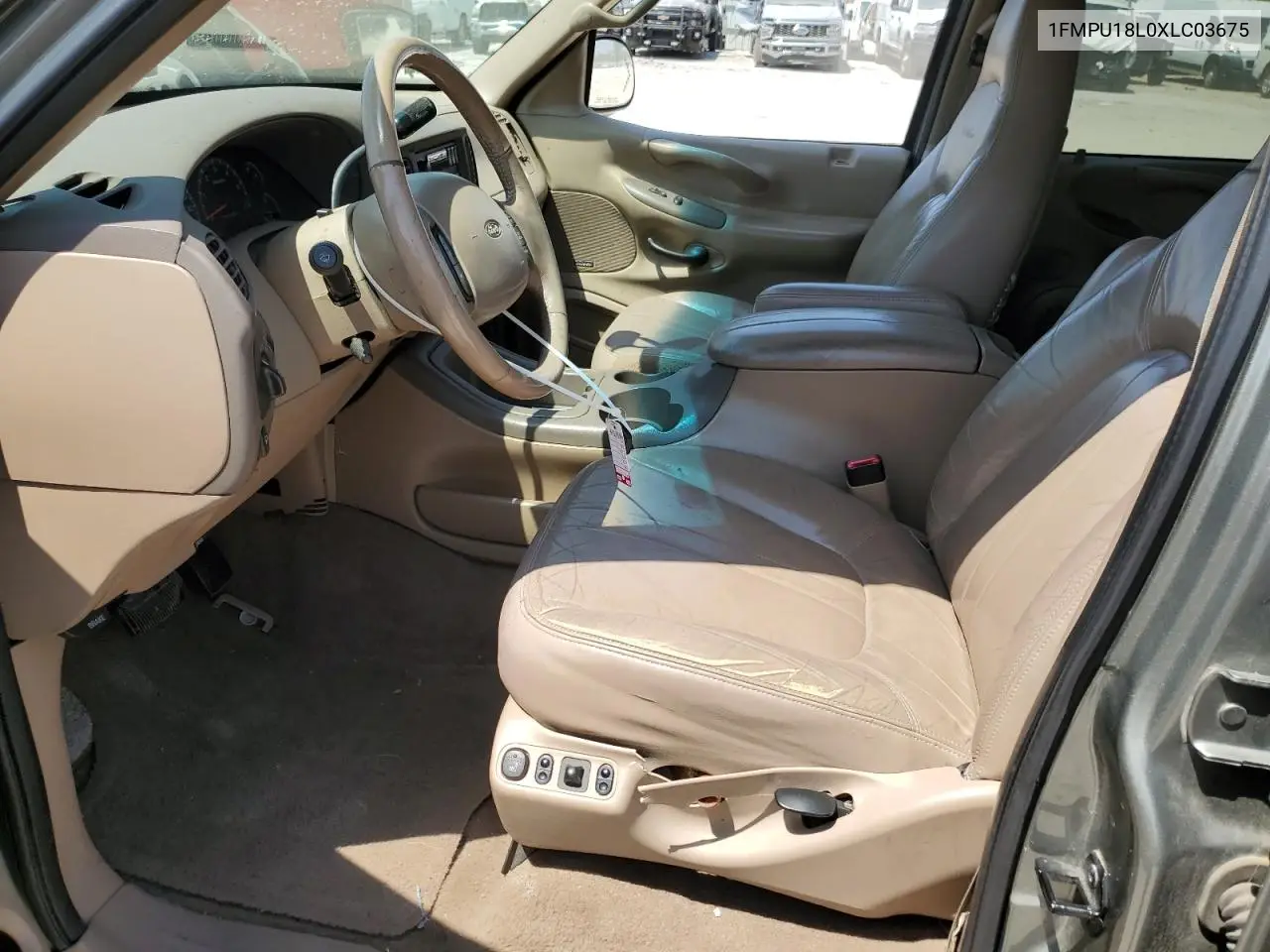 1999 Ford Expedition VIN: 1FMPU18L0XLC03675 Lot: 56721435