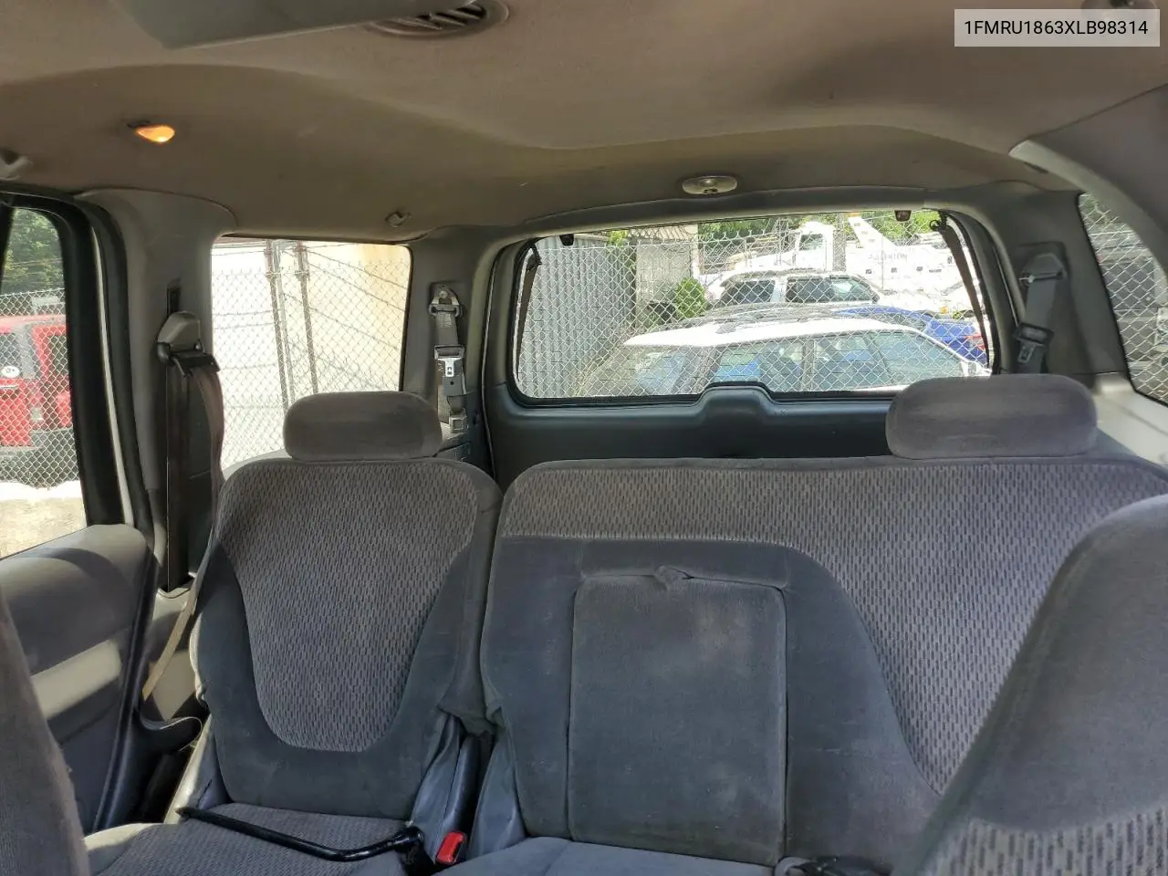 1999 Ford Expedition VIN: 1FMRU1863XLB98314 Lot: 62665875