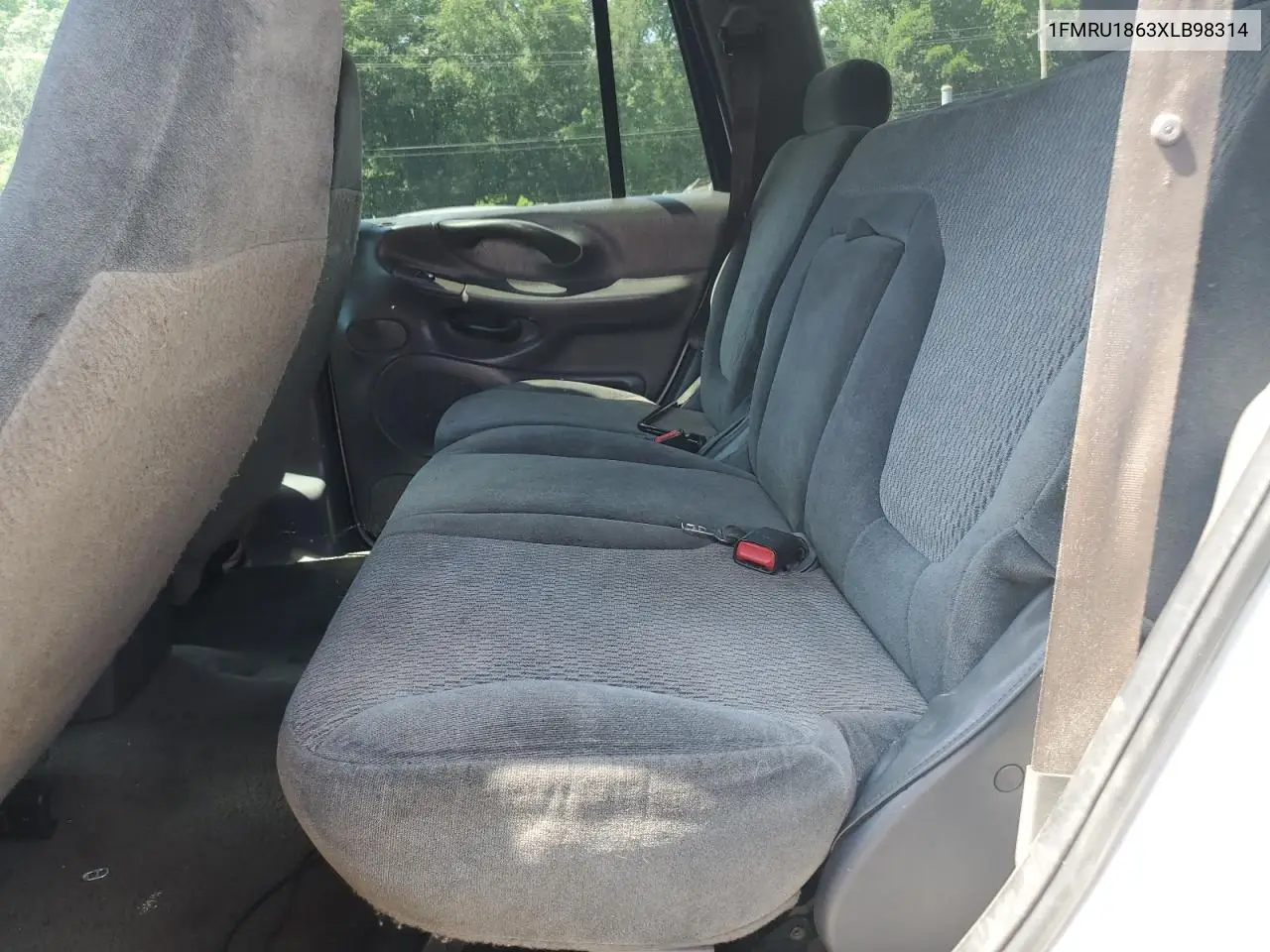 1999 Ford Expedition VIN: 1FMRU1863XLB98314 Lot: 62665875