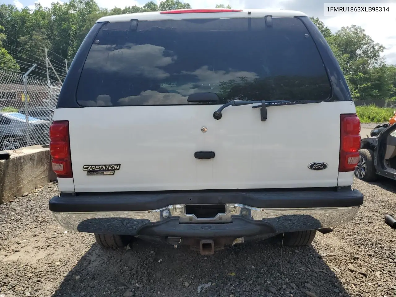 1999 Ford Expedition VIN: 1FMRU1863XLB98314 Lot: 62665875