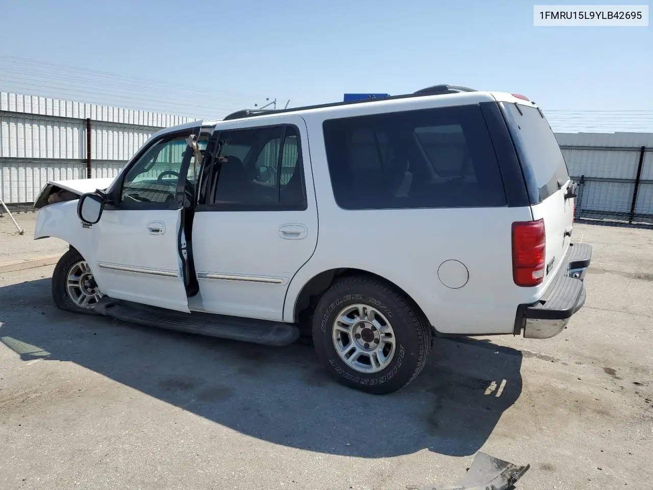 2000 Ford Expedition Xlt VIN: 1FMRU15L9YLB42695 Lot: 52533125