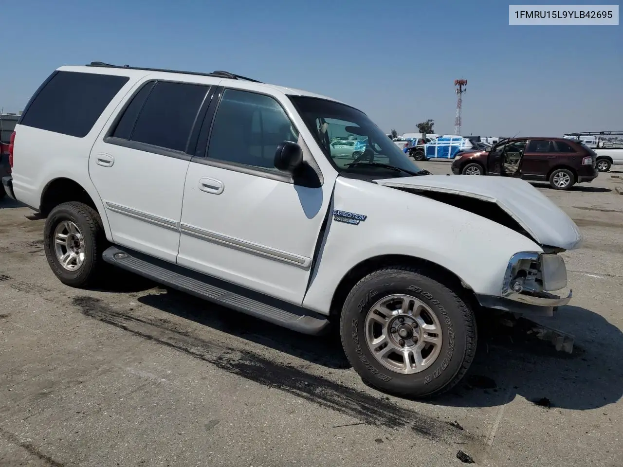 2000 Ford Expedition Xlt VIN: 1FMRU15L9YLB42695 Lot: 52533125