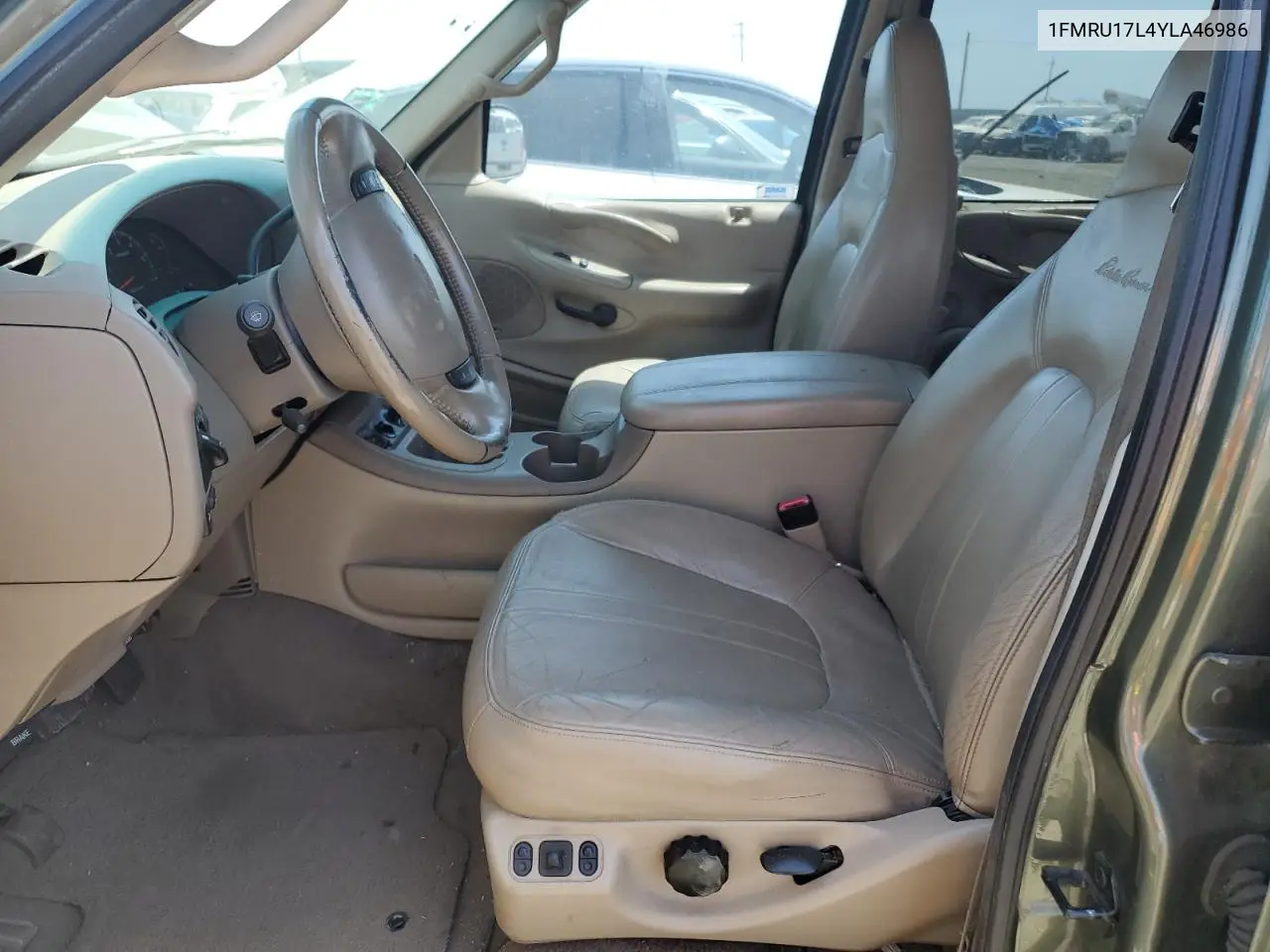 2000 Ford Expedition Eddie Bauer VIN: 1FMRU17L4YLA46986 Lot: 59591905